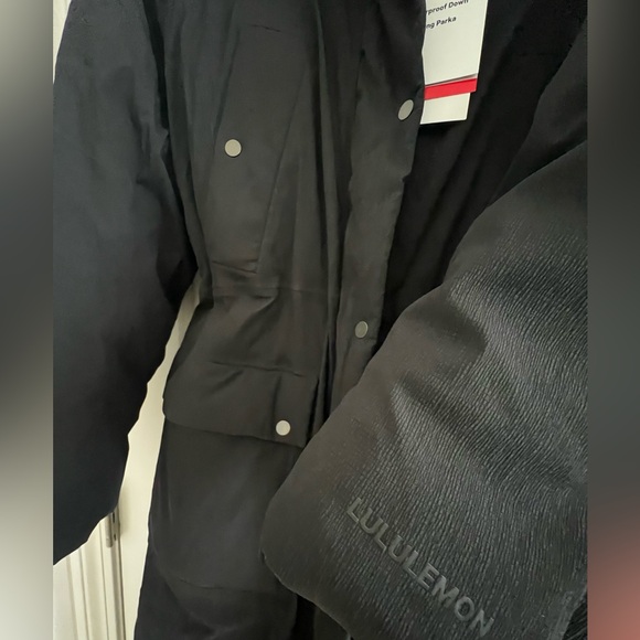 lululemon Waterproof 600-Down
Long Winter Parka/Coat, detachable hood, L, Black - Picture 5 of 16